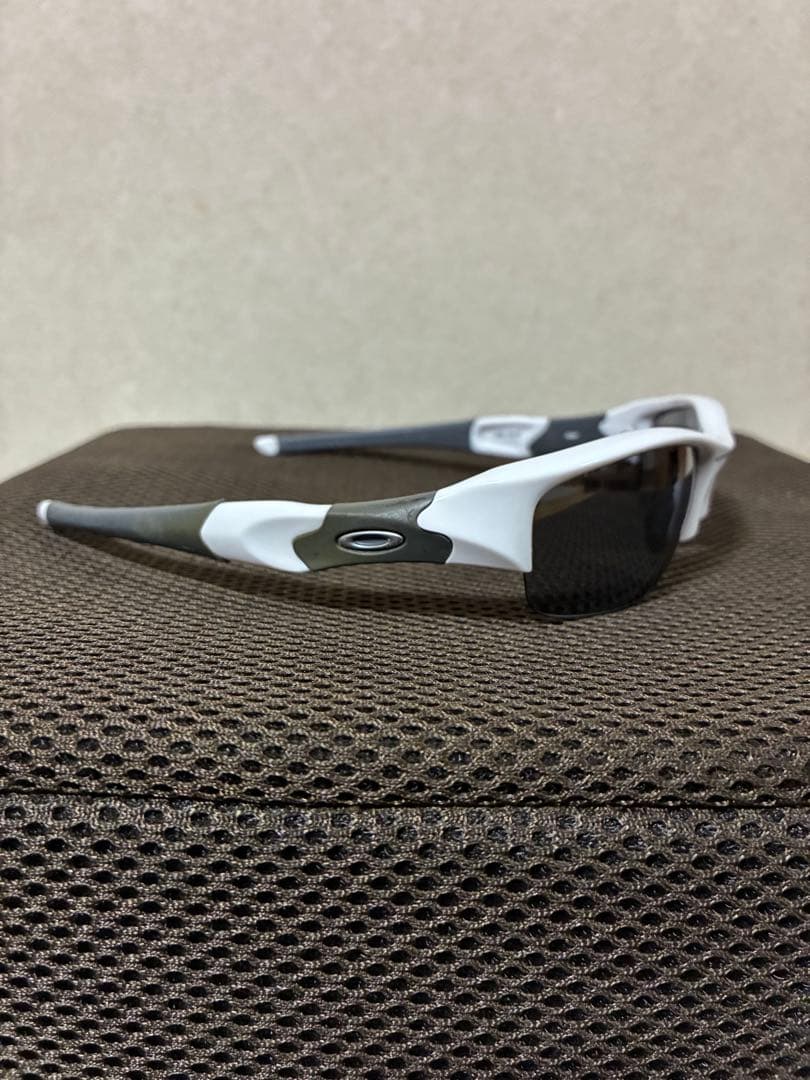 Oakley FLAK JACKETスポーツサングラス ホワイト/グレー