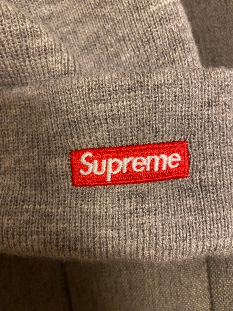 グレー ニット帽 Sロゴ Supreme