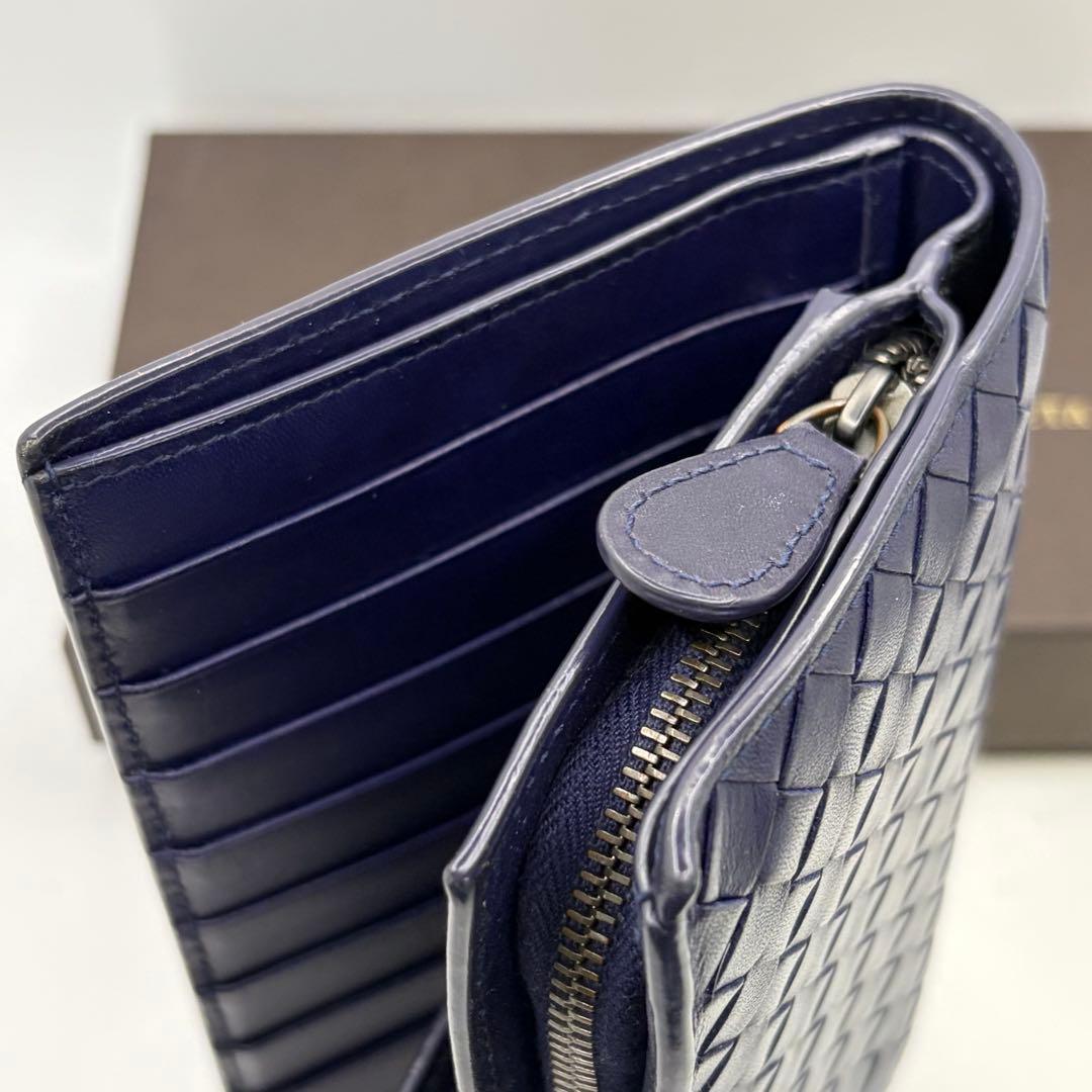 美品！BOTTEGA VENETA☆イントレチャート ２つ折り財布 ネイビー！