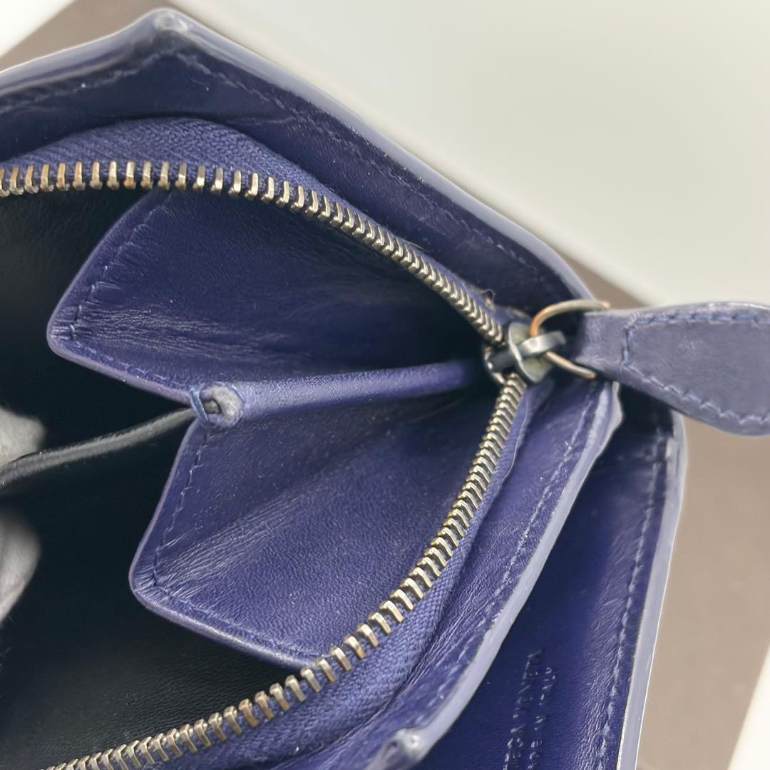 美品！BOTTEGA VENETA☆イントレチャート ２つ折り財布 ネイビー！