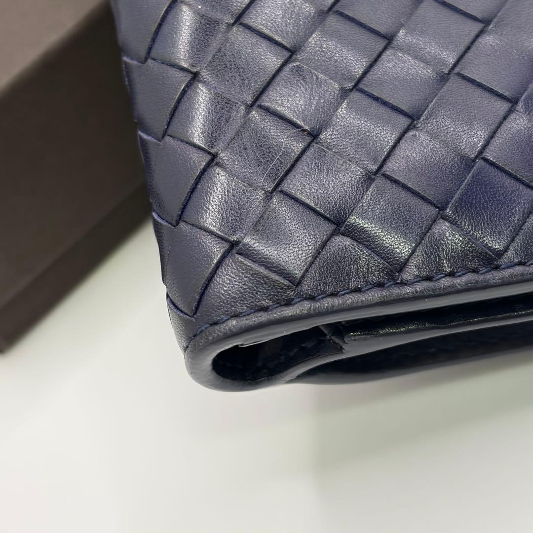 美品！BOTTEGA VENETA☆イントレチャート ２つ折り財布 ネイビー！