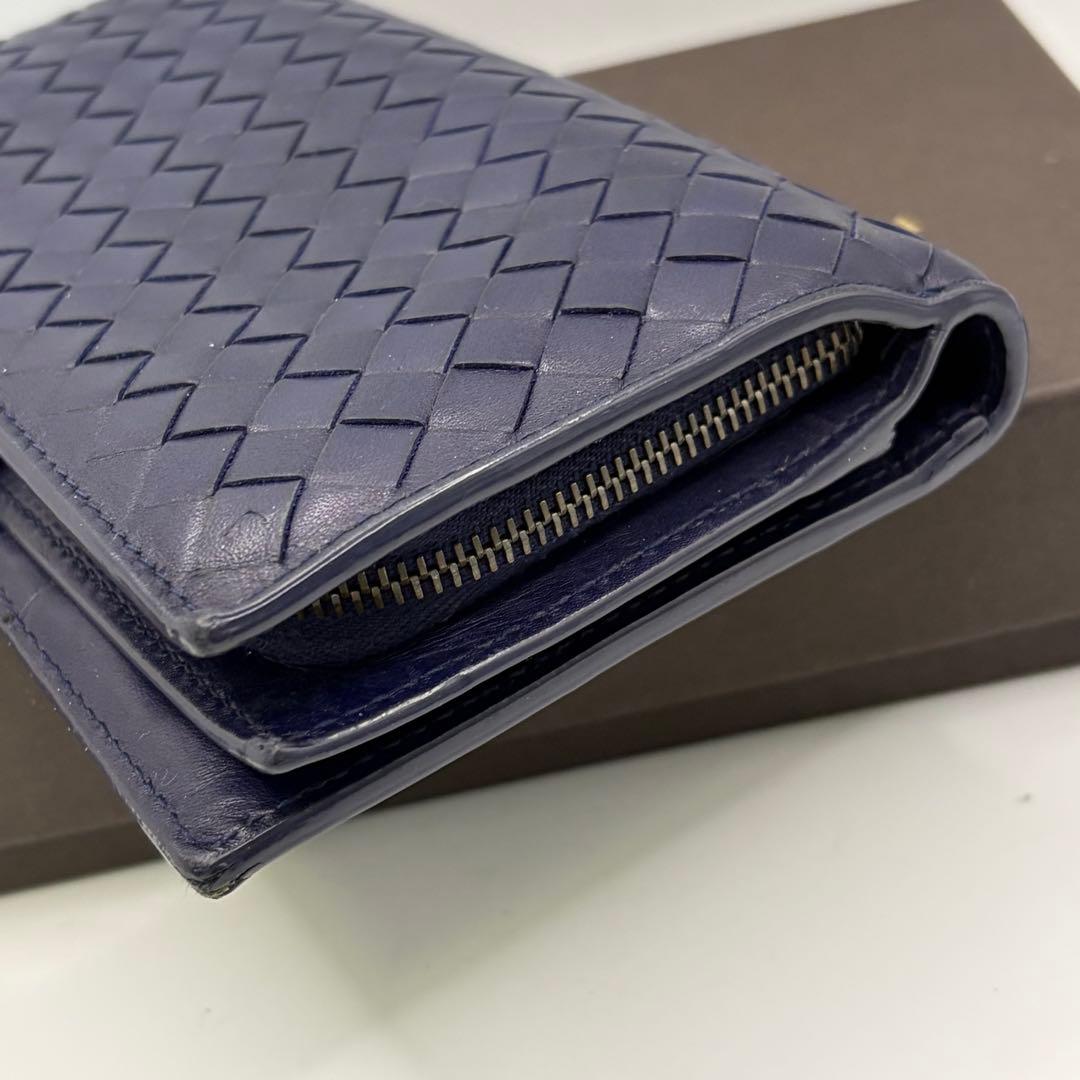美品！BOTTEGA VENETA☆イントレチャート ２つ折り財布 ネイビー！