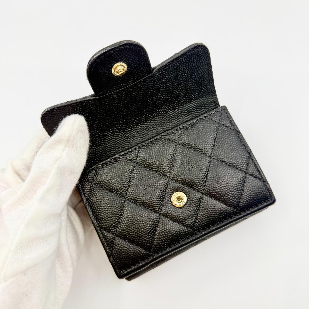 小梅　　　　 CHANEL 　三つ折り財布