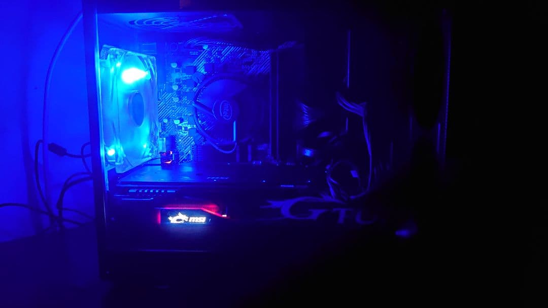 たりゅう i3 R9 390X 16GB 512GB 144hz