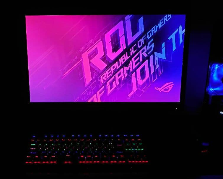 たりゅう i3 R9 390X 16GB 512GB 144hz