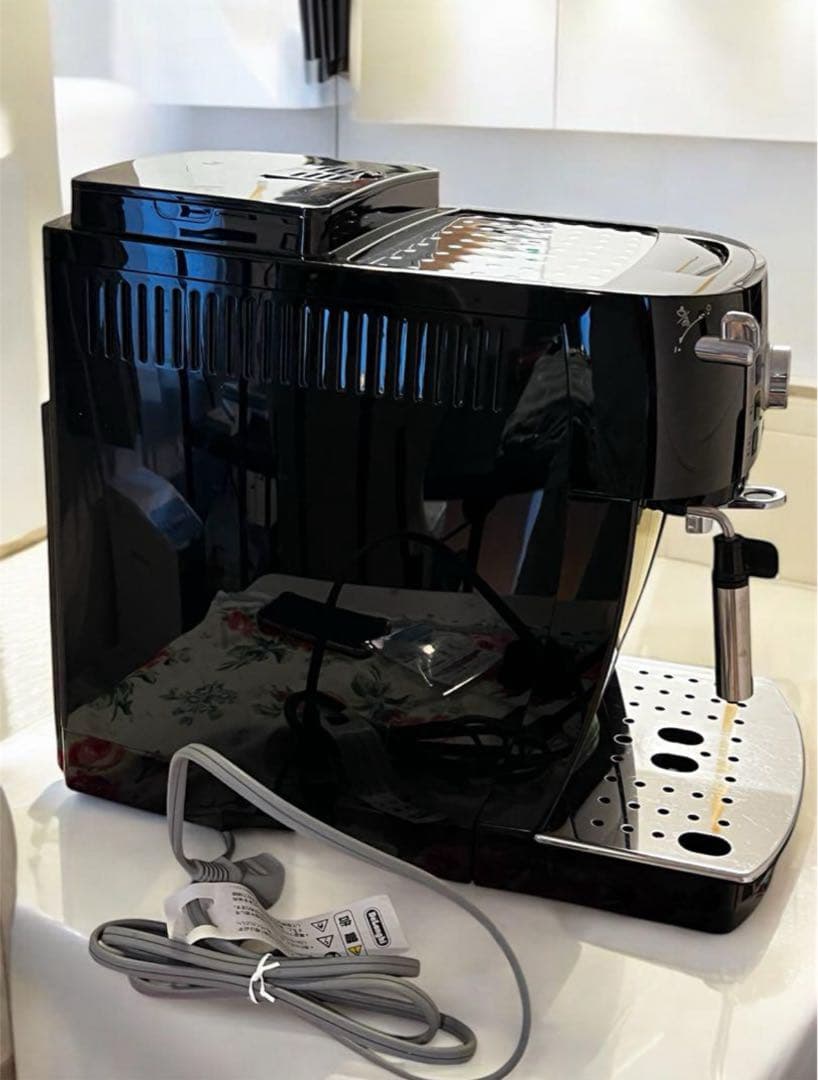 De'Longhi Magnifica エスプレッソマシン 黒