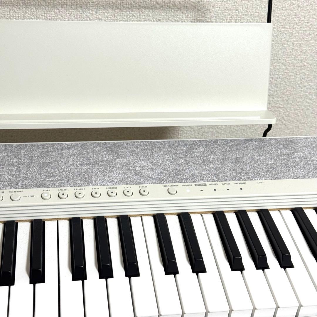 ぷ*ん様 25年製 カシオ CASIO キーボード 61鍵盤 CT-S1 WE