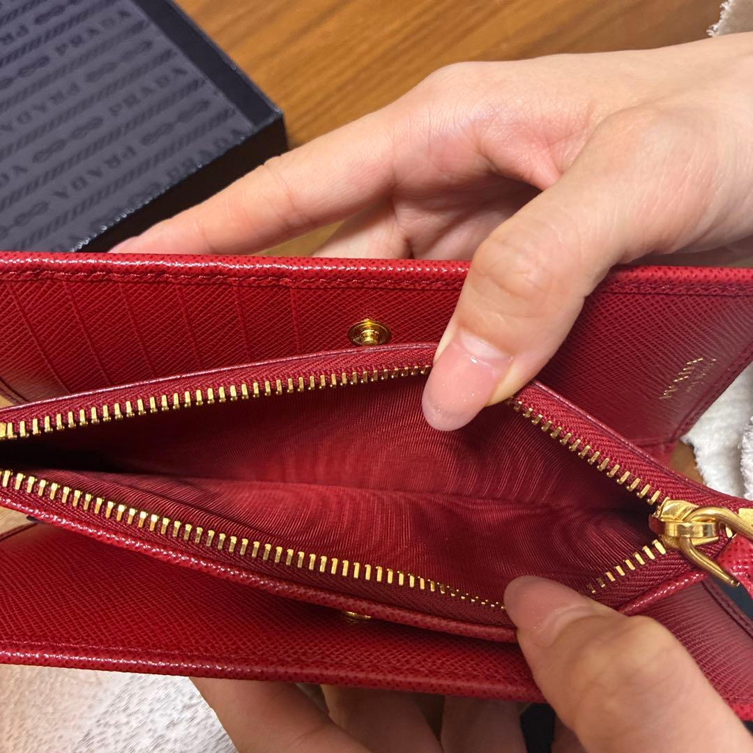 PRADA サフィアーノレザー 二つ折り財布 レッド