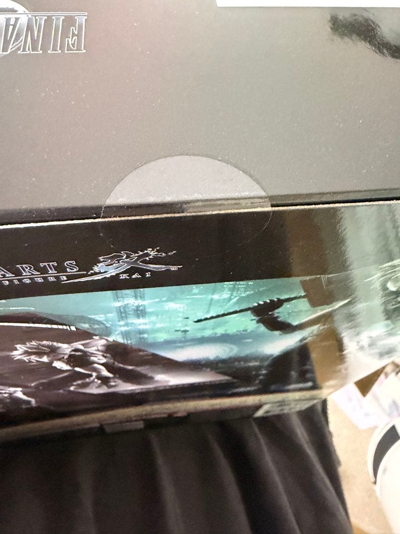限定版　FF7 REMAKE プレイアーツ改　クラウド　リミテッドカラーモデル