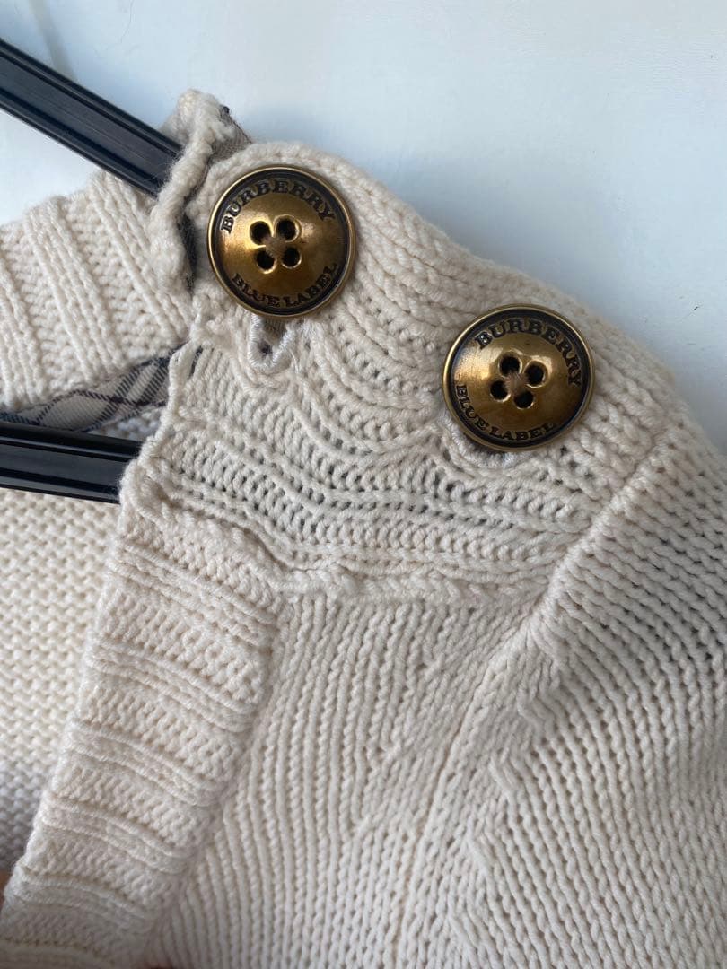 【美品38】バーバリーブルーレーベル ニット切替ワンピース アイボリー 金ボタン