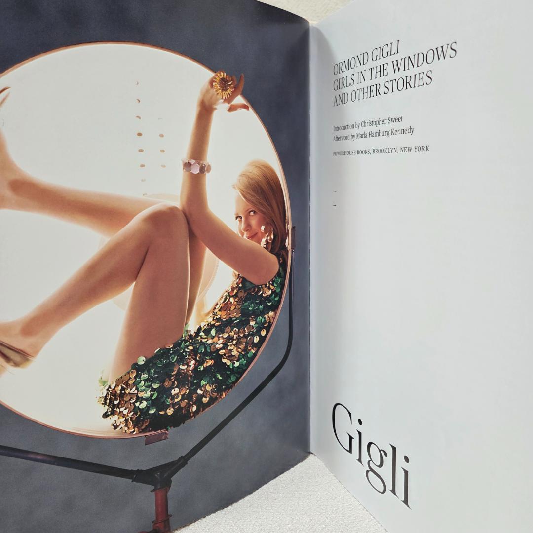 【洋書 写真】Ormond Gigli Girls in the Windows