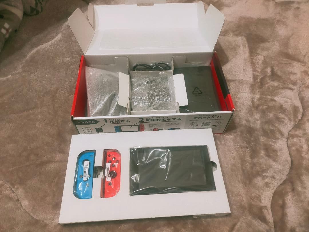 Nintendo Switch 本体ジョイコン ネオンピンク、グリーンソフト２本