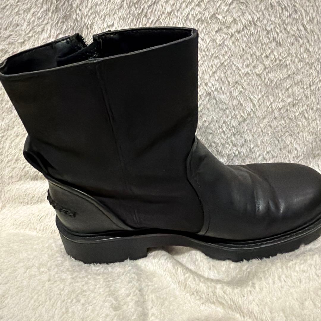 UGGアグ　PORK 黒　ブラック　レザー　ショートブーツ　厚底　サイドジップ