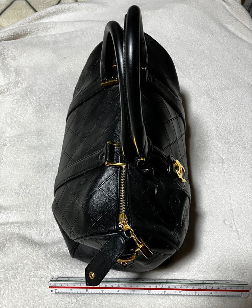 CHANEL ボストンバック肩紐付き