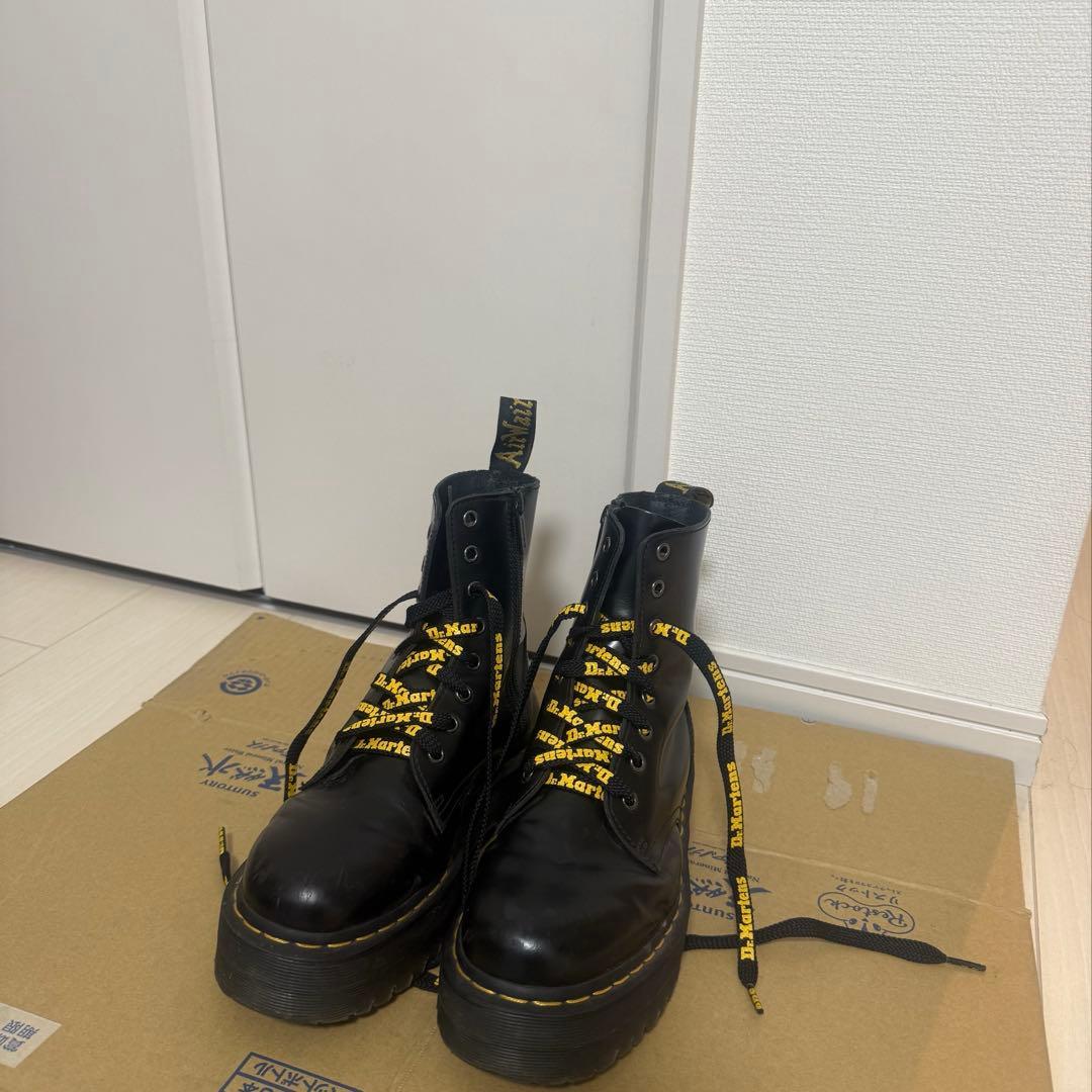 Dr. Martens 8ホールブーツ