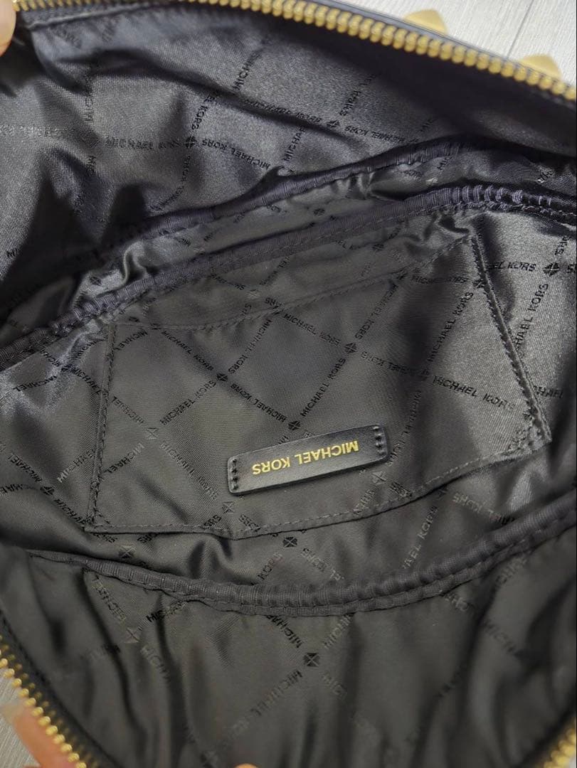 新品未使用✨MICHAEL KORS マイケルコースボディバッグ ウエストポーチ