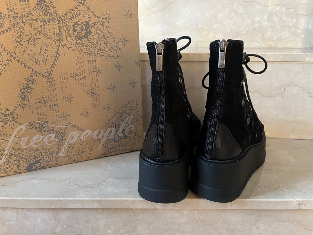 Free people simone ウェッジ　レースアップレザーブーツ