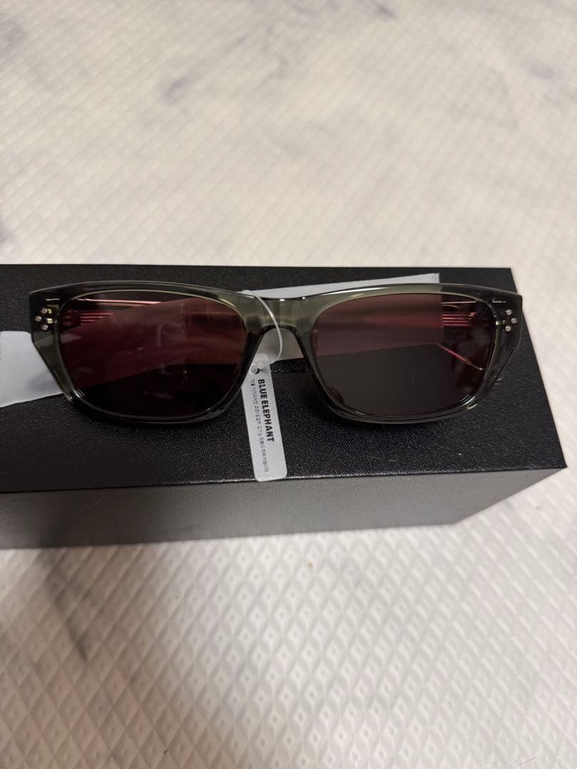BLUE ELEPHAETサングラスSOKO khaki 新品未使用
