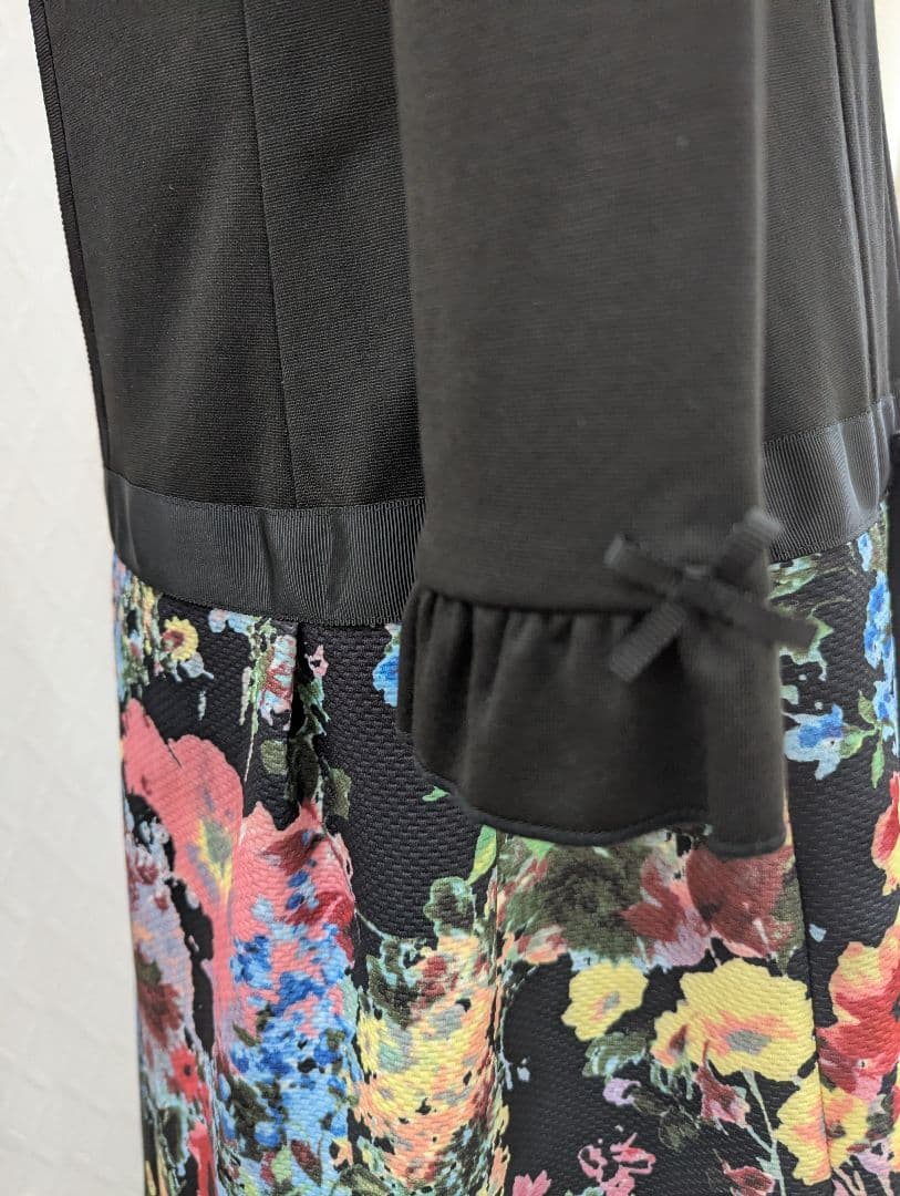 Erika　スーパービューティー今季春夏切り替えワンピース黒系42L新品