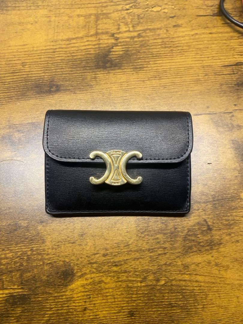 せ*ン様 CELINE ブラック 二つ折り財布