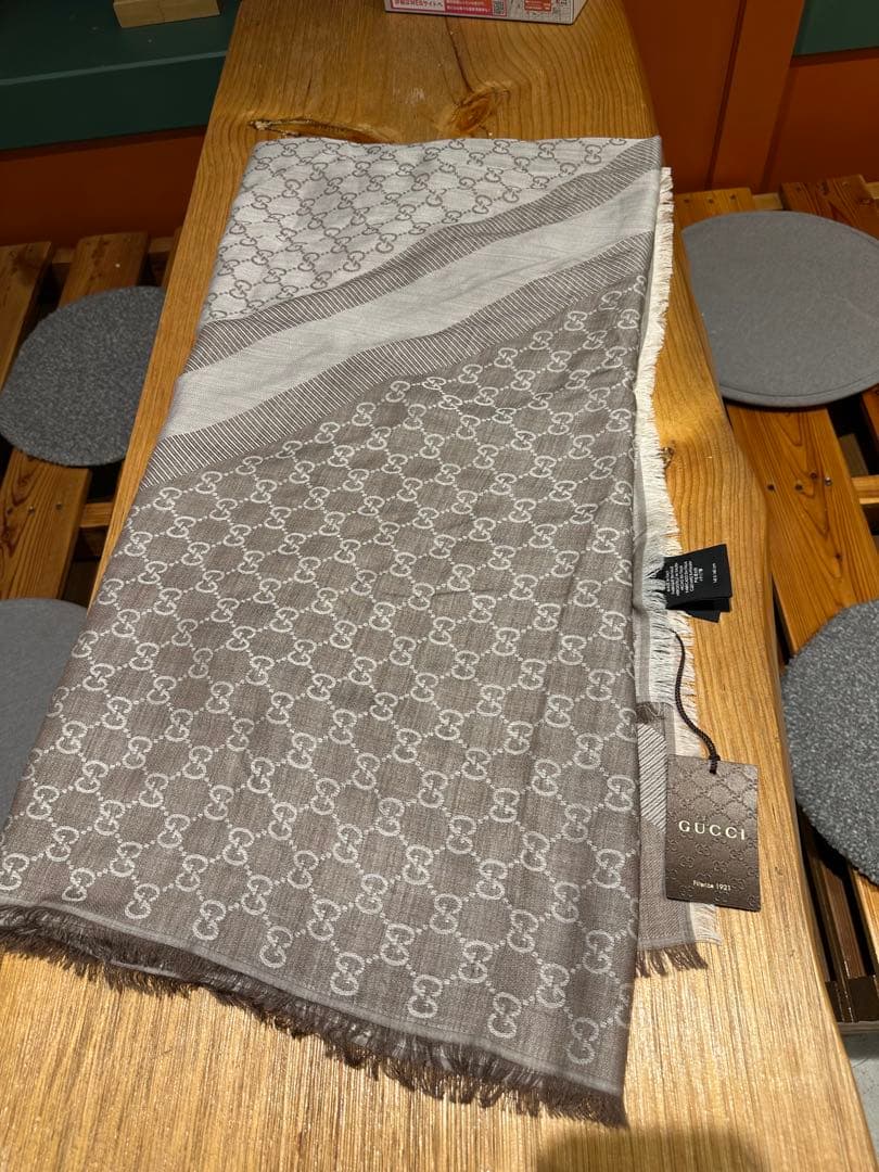 新品未使用GUCCI GGパターンストール 140x140cm 男女兼用※茶色系
