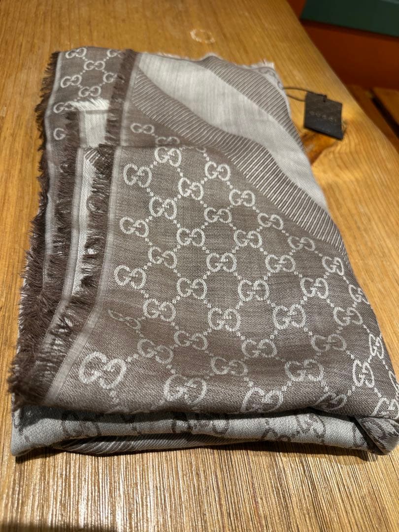 新品未使用GUCCI GGパターンストール 140x140cm 男女兼用※茶色系