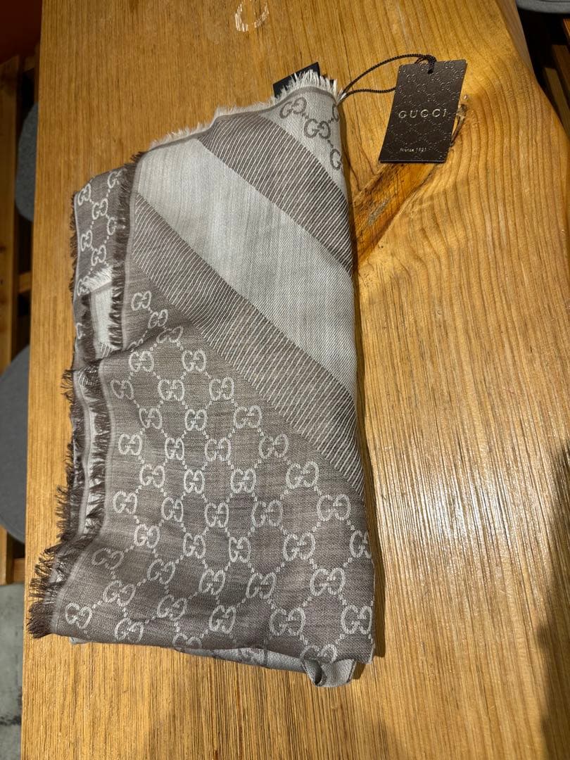 新品未使用GUCCI GGパターンストール 140x140cm 男女兼用※茶色系