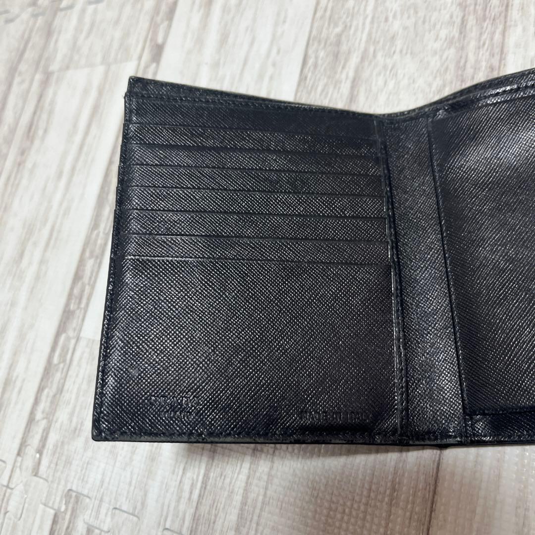 PRADA 三つ折り　ナイロン財布　三角ロゴ　黒　軽量　プラダ　財布