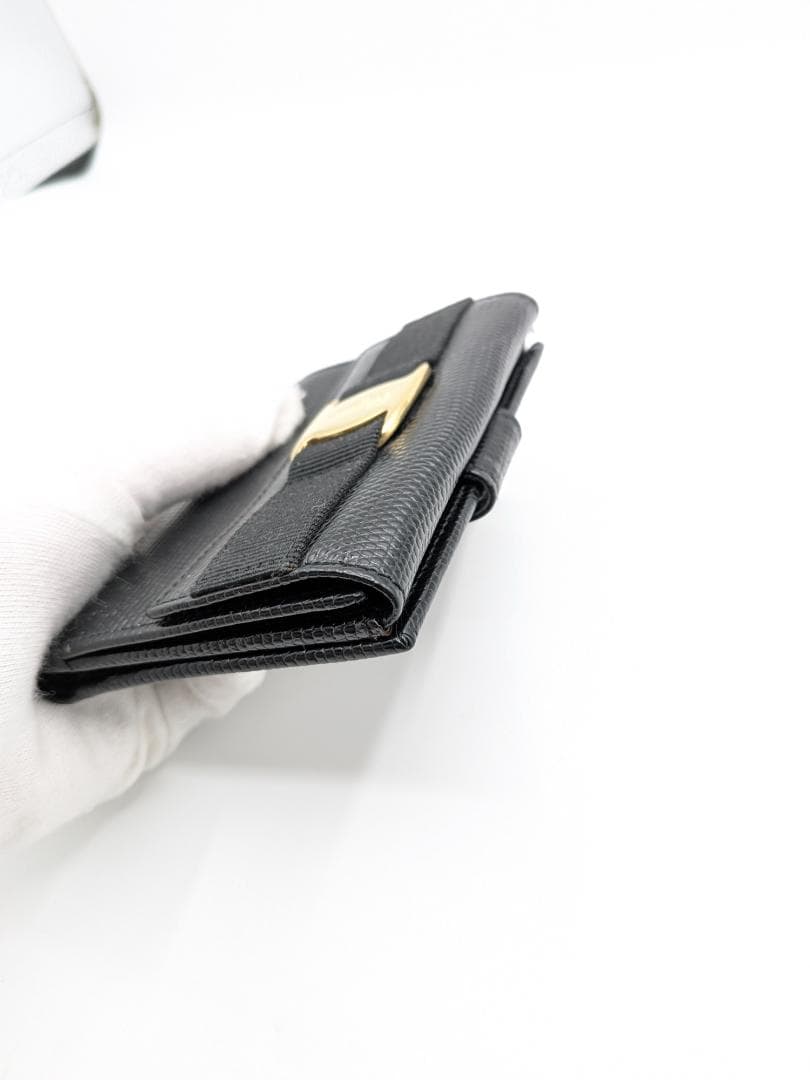 良品✨ フェラガモ ２つ折り財布 ヴァラ レザー ブラック 0KT