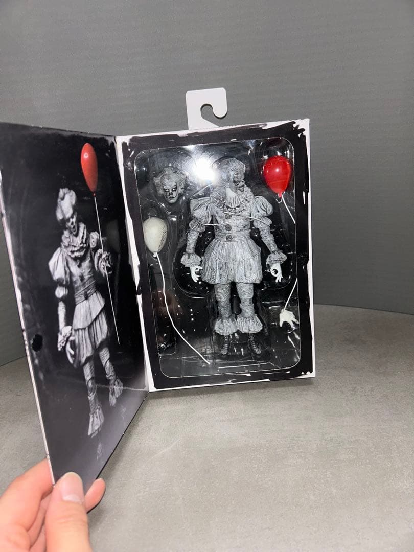 neca ネカ ペニーワイズ it イット それが見えたら終わり コミコン限定