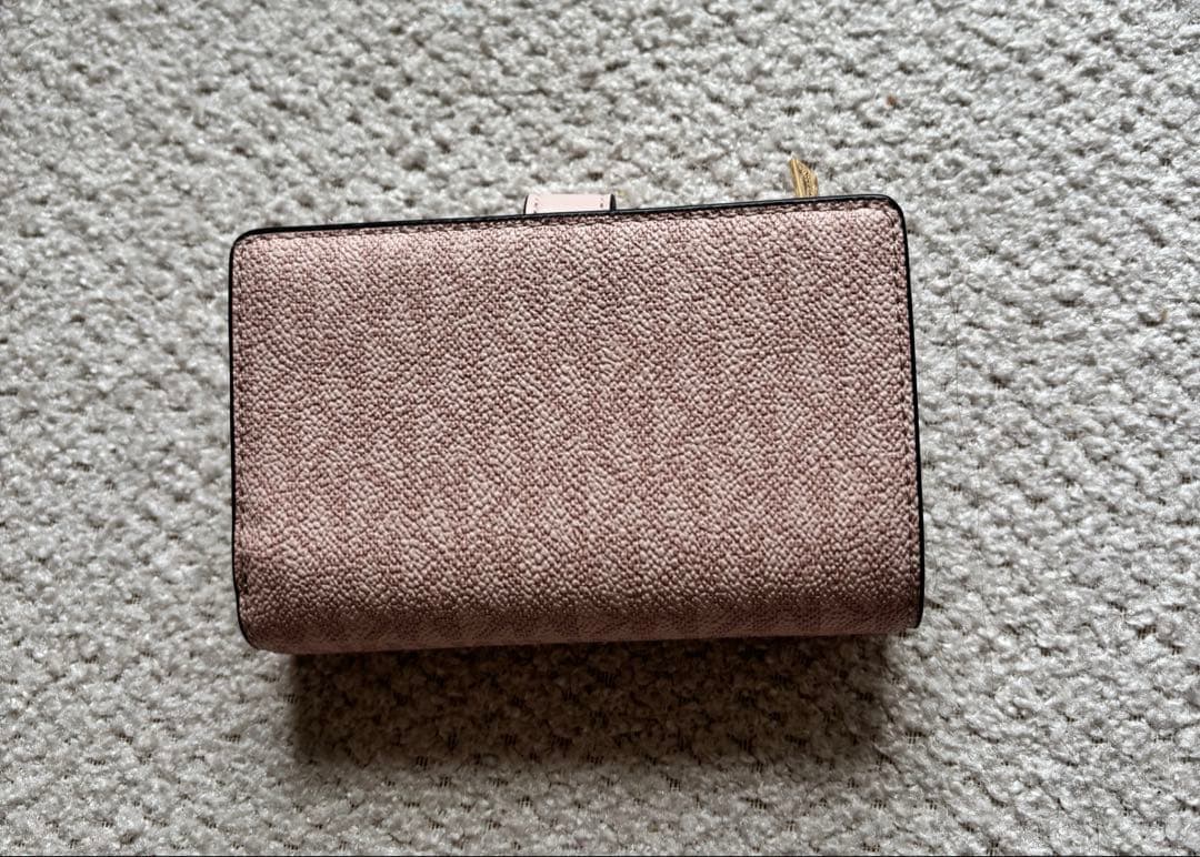 MICHAEL KORS 新品、未使用　二つ折り財布