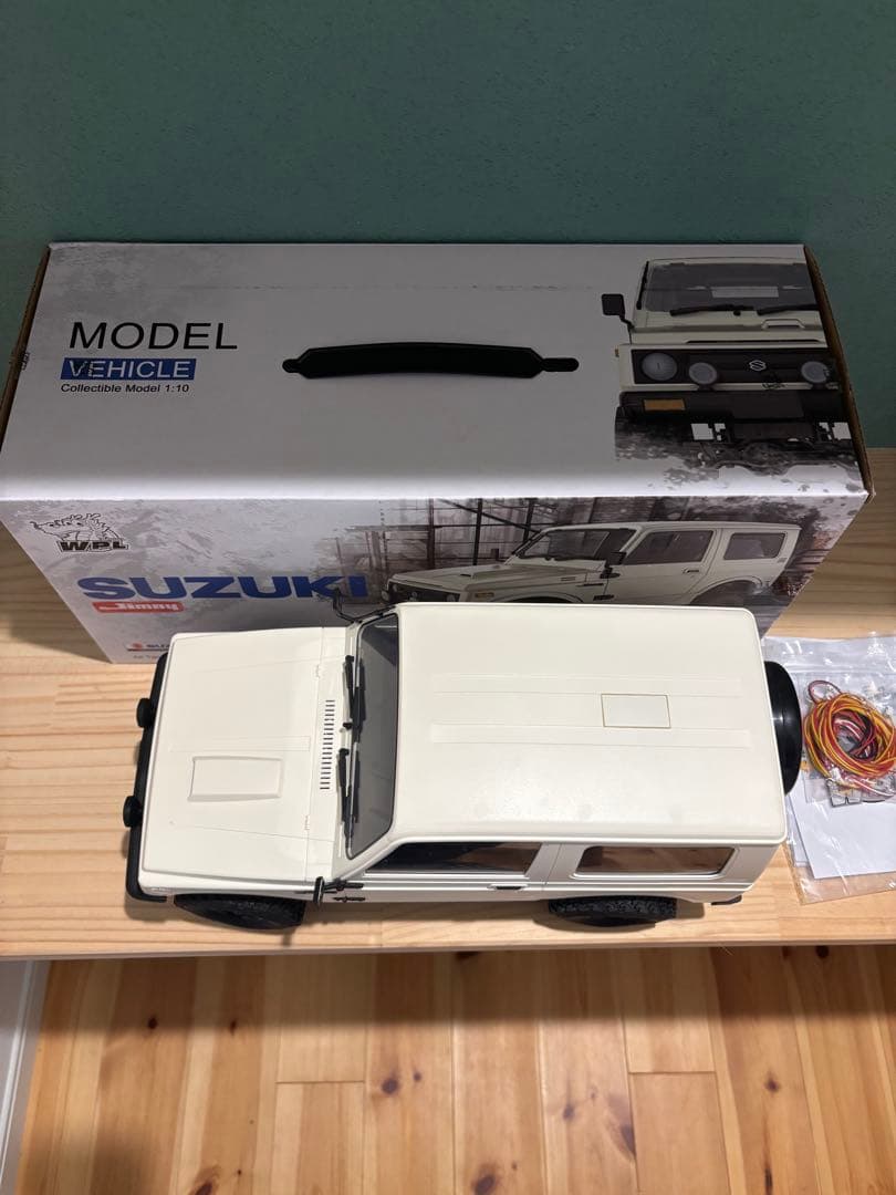 SUZUKI RCカー 1/10 ホワイト　WPL ジムニーラジコン