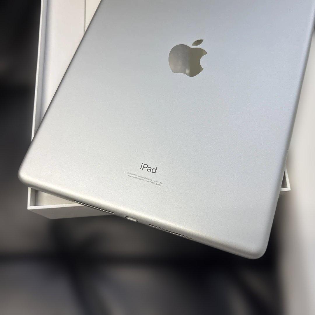 iPad 第9世代　64gb シルバー