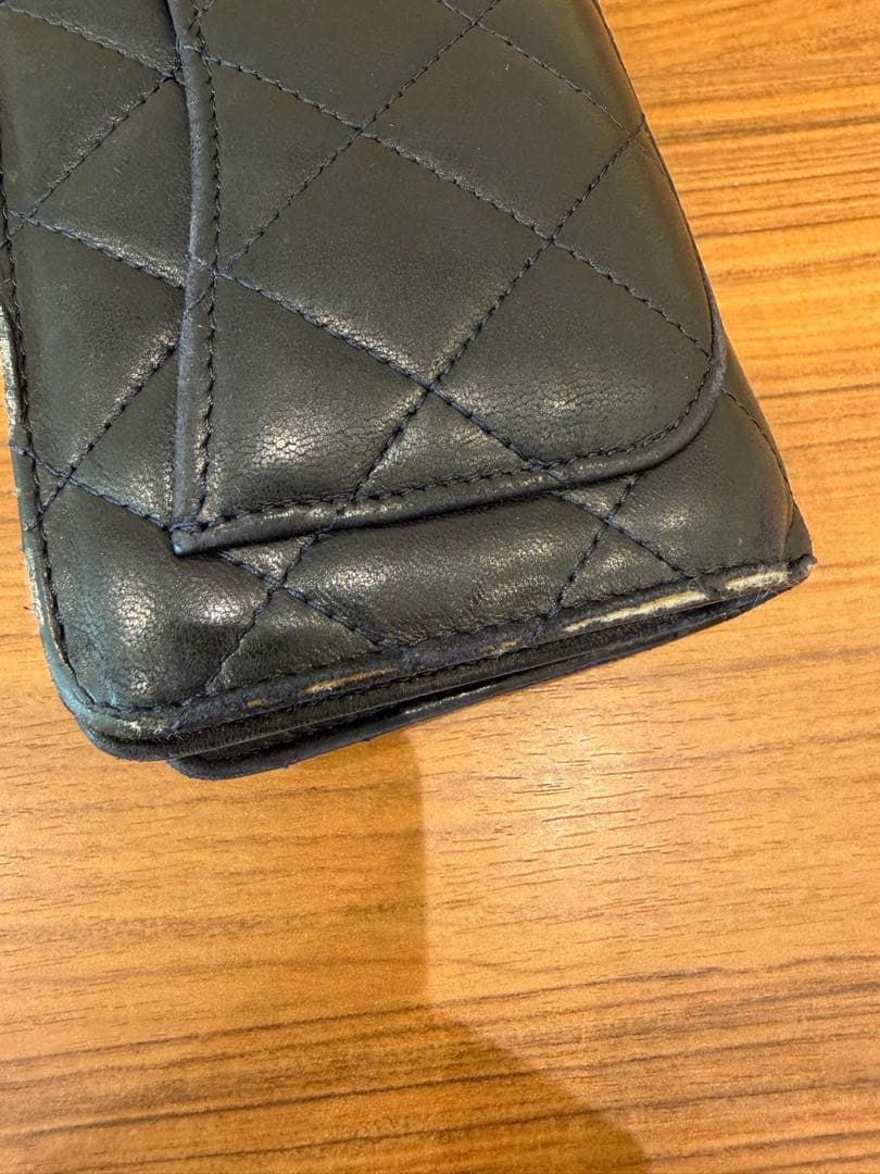 CHANEL ブラック 二つ折り財布　箱付き