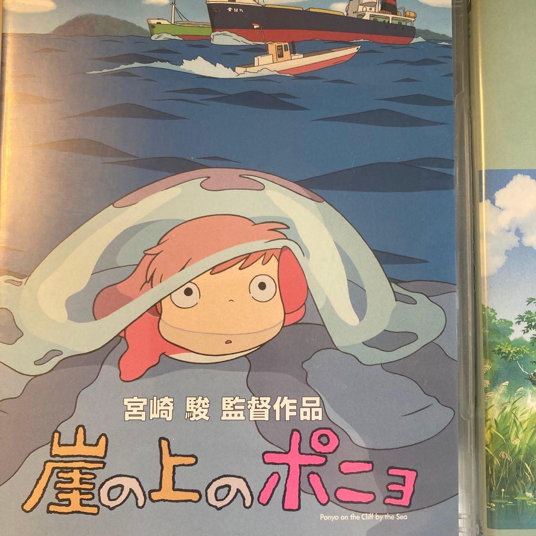 ポニョ、トトロ、千と千尋の本編DVD、ケース、ハウル特典ディスクのみ