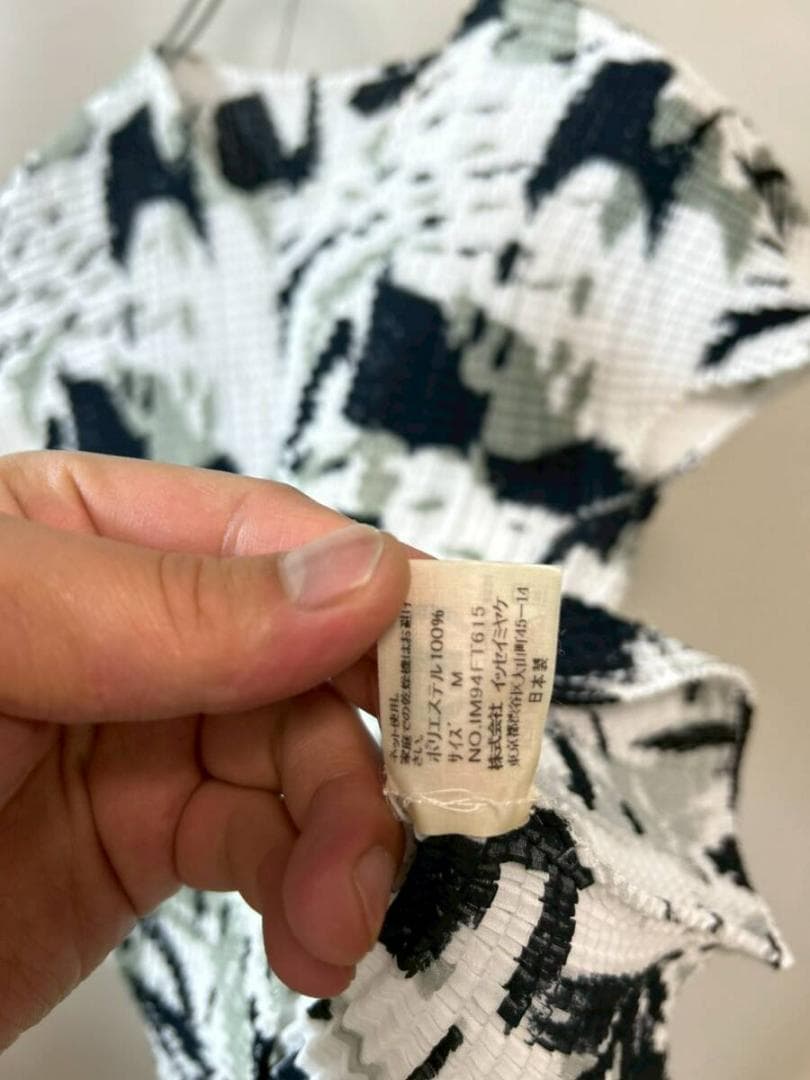 ISSEY MIYAKE 半袖トップス ホワイト・ブラック