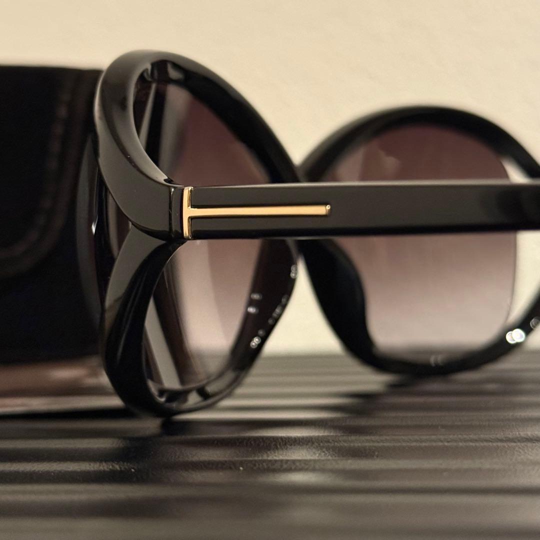 美品 TOM FORD トムフォード サングラス Sandra 黒 ユニセックス