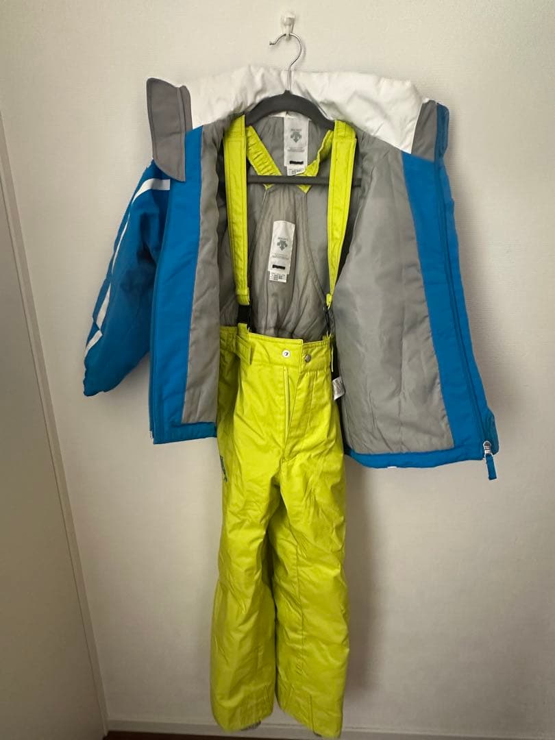 いちご　DESCENTE 子ども用 130-150調整可