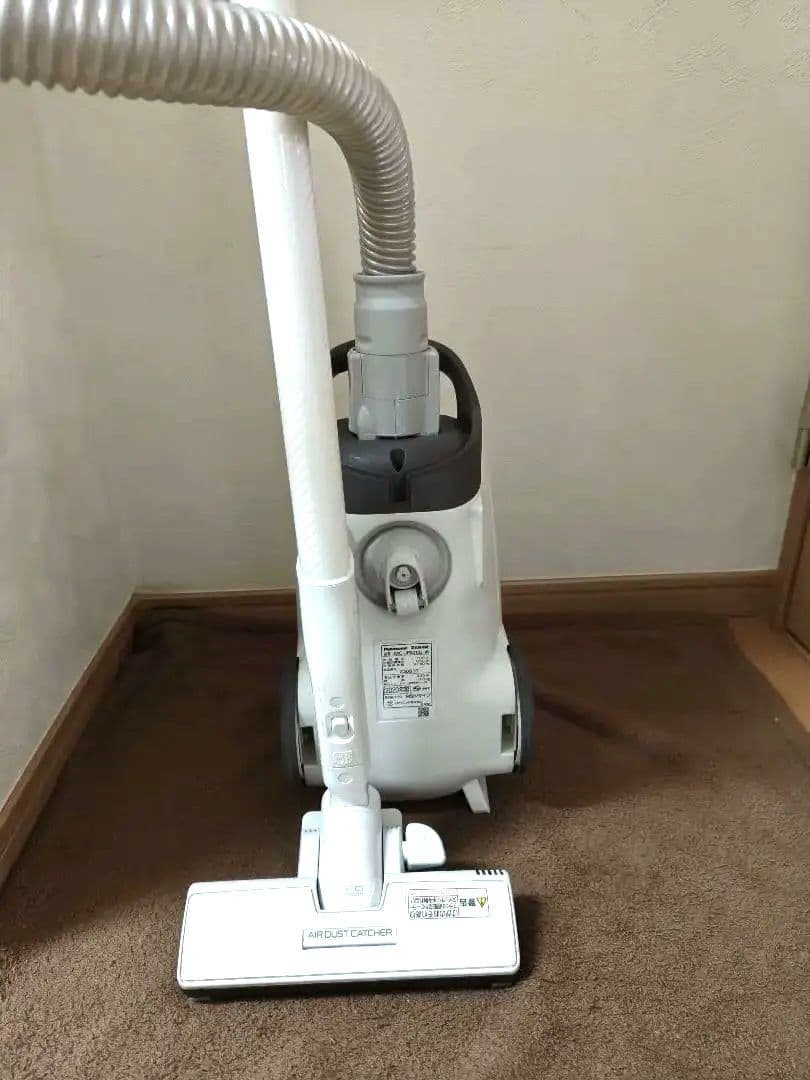 パナソニック人気のJPシリーズ紙パック掃除機MC-JP820G(W)2020年製