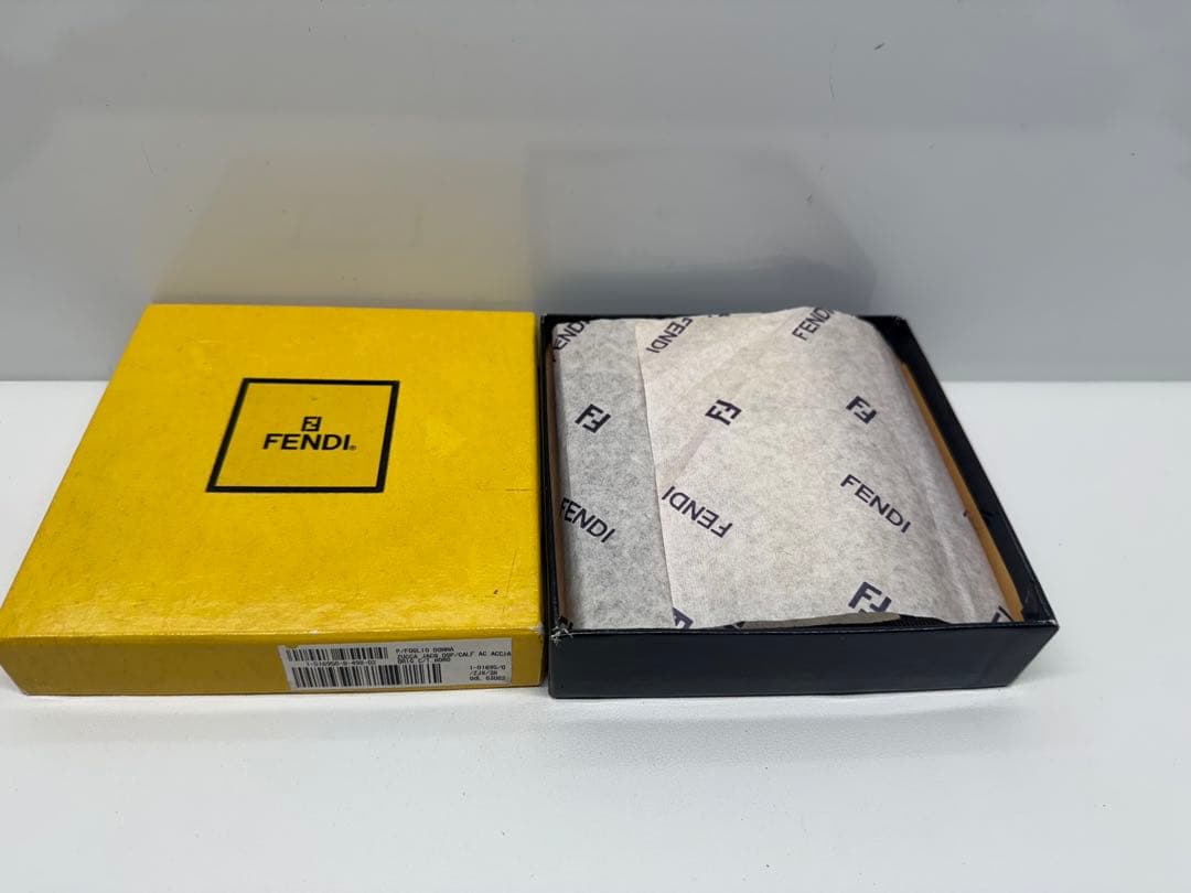 未使用【FENDI】フェンディ ズッカ柄 二つ折り財布 レザー ブラウン