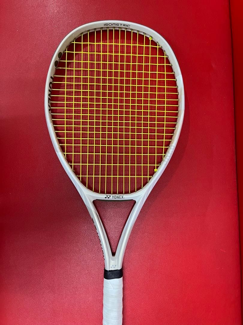 YONEX テニスラケットVコア100
