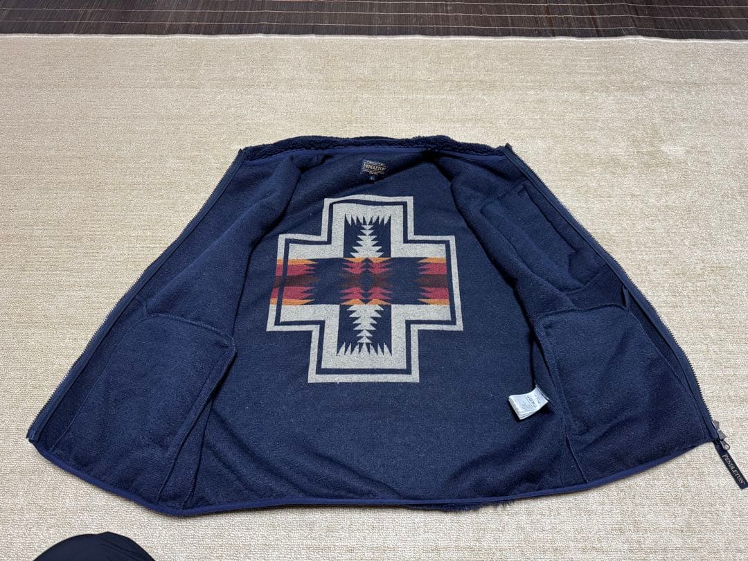 PENDLETONボアフリーススタンドベスト ネイビー L