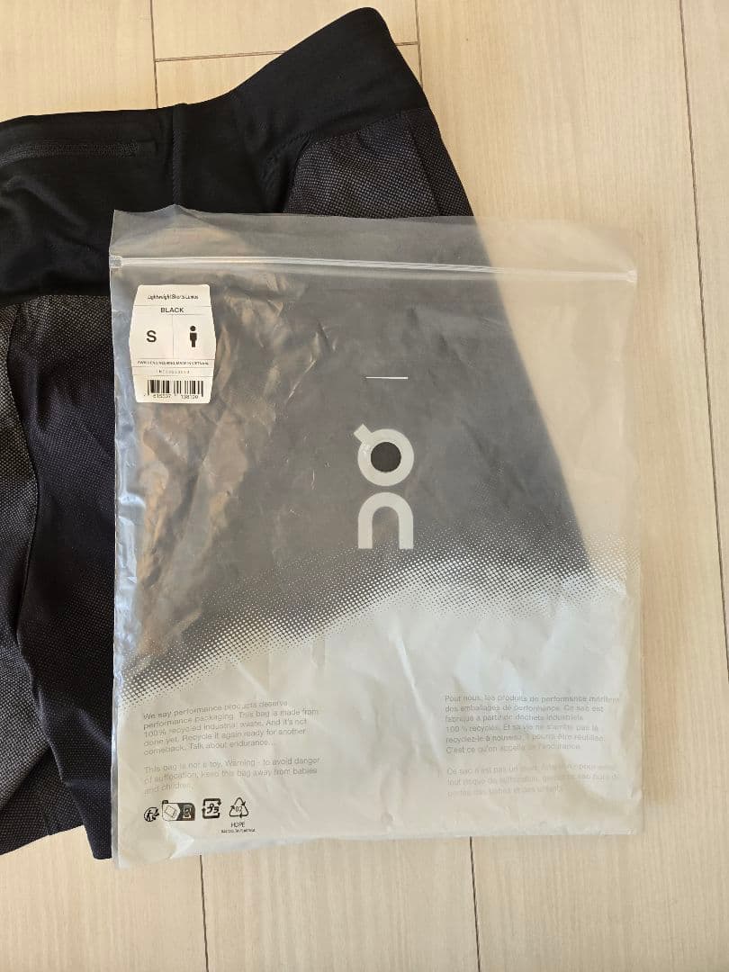 ON Lightweight Shorts Lumos S ブラック