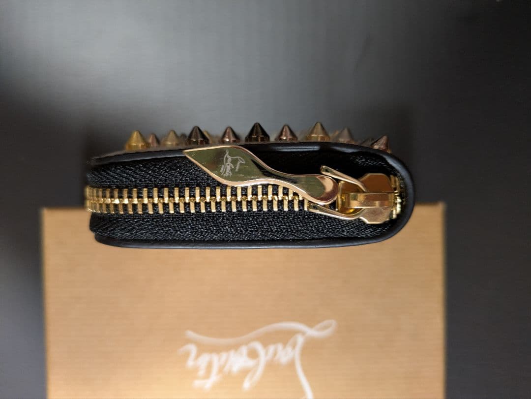 Christian Louboutin ゴールドスタッズ財布