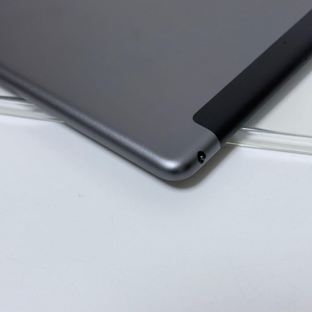 iPad 第8世代　32GB Wi-Fi + Cellularモデル　美品