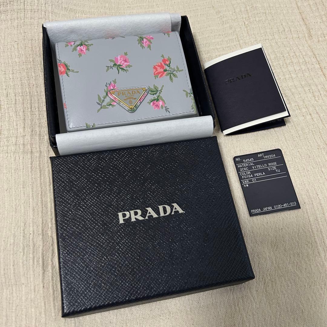 PRADA 財布 未使用品　箱付き