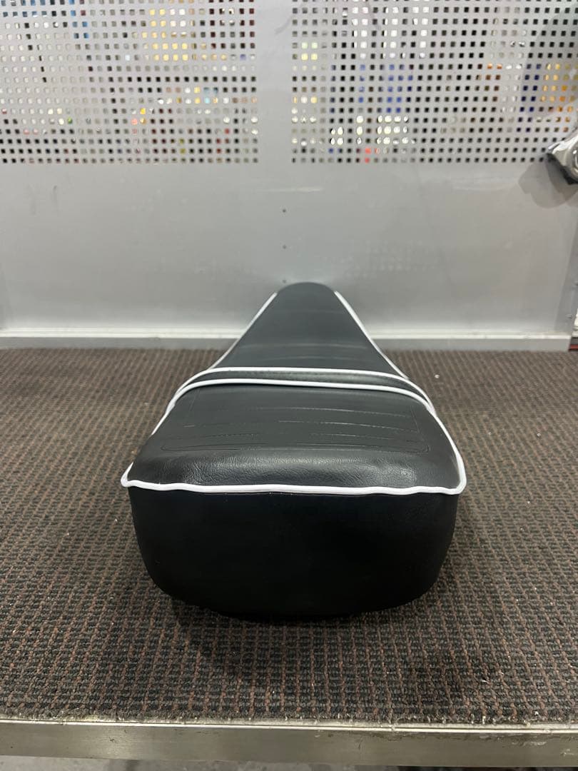 シャリー段付シート　スーパーカブ流用