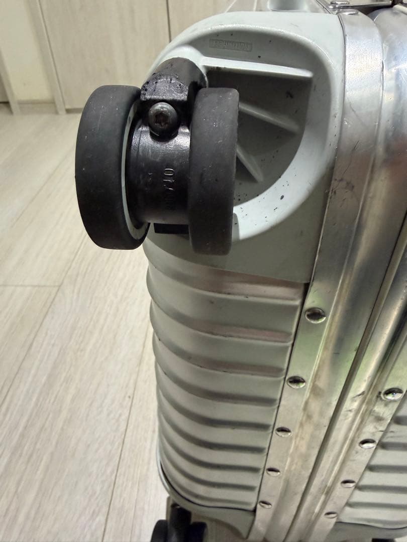 RIMOWA リモワ アルミ 4輪 機内持込 キャリーケース