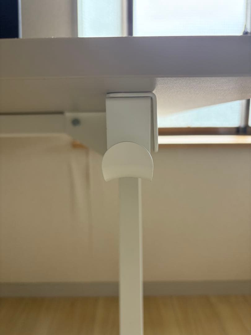 IKEA トロッテン デスク 140cm x 80cm
