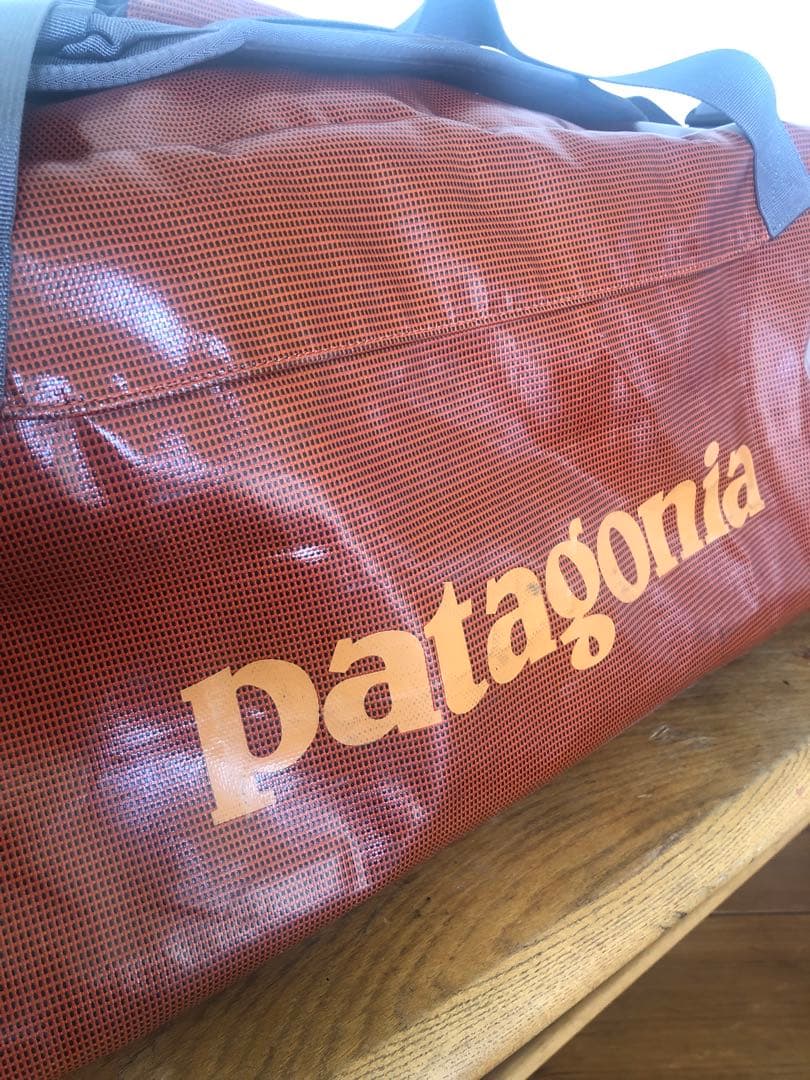 patagonia 防水ボストンバッグ オレンジ　70L